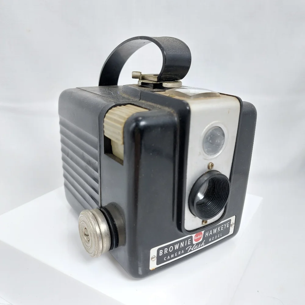 Vtg‎ 50s Kodak Brownie Hawkeye Flash Model Camera w/ Original Box & Flasholder